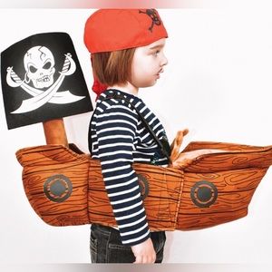 Hanna Andersson pirate pjs costume/pirate ship